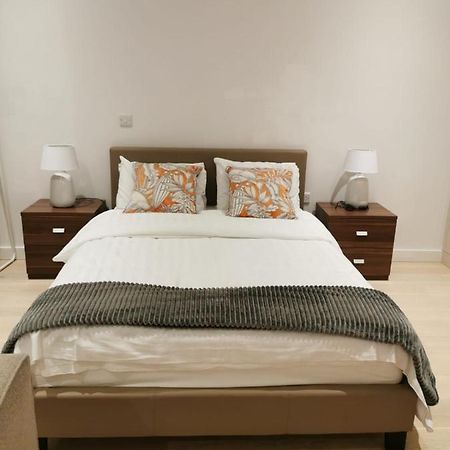 Apartmán Comfy 1 Bed Studio 1 Minute From Train Station Londýn Exteriér fotografie