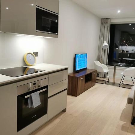 Apartmán Comfy 1 Bed Studio 1 Minute From Train Station Londýn Exteriér fotografie