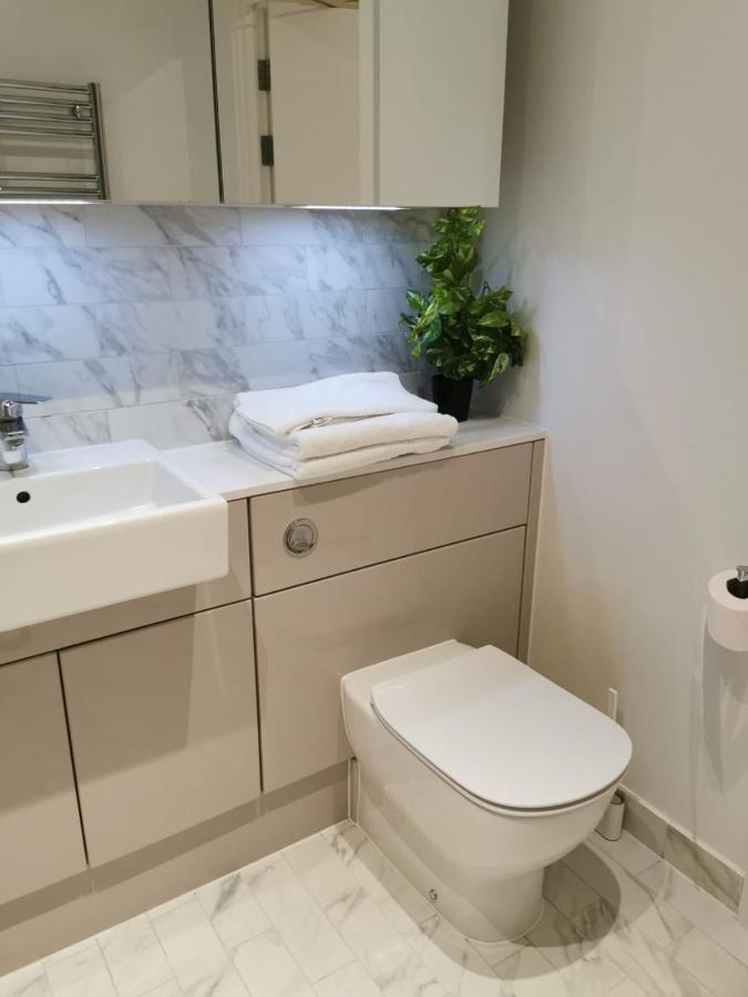 Apartmán Comfy 1 Bed Studio 1 Minute From Train Station Londýn Exteriér fotografie